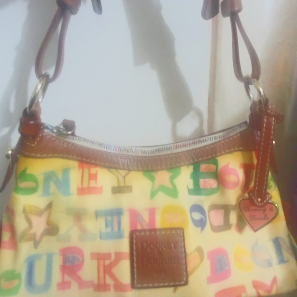 🌈Vintage Dooney & Bourke Hobo Handbag🌈